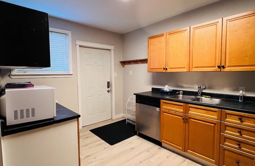 Medicine Hat Casa | Clean 2-bedroom house in Downtown with 1Gbps