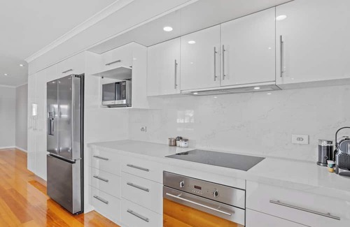 Glenorchy Casa | Bowden House -Huge Family Home In Hobart -8 Bedroom, 6 Bathroom, 5 Living zones