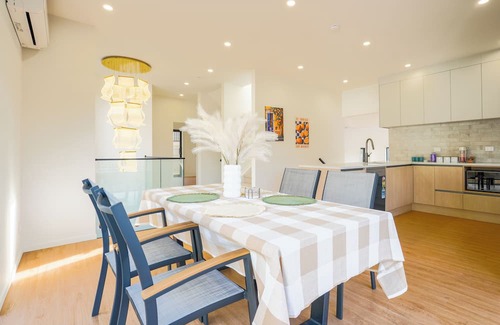 Glenfield Casa | Modern 4-Bedroom Home in Glenfield