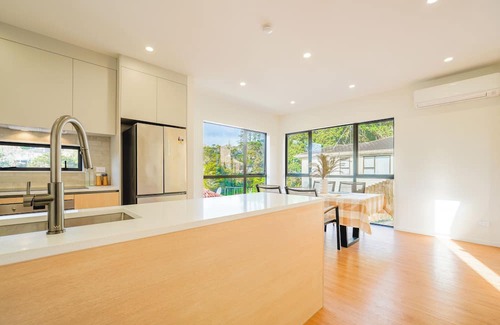 Glenfield Casa | Modern 4-Bedroom Home in Glenfield