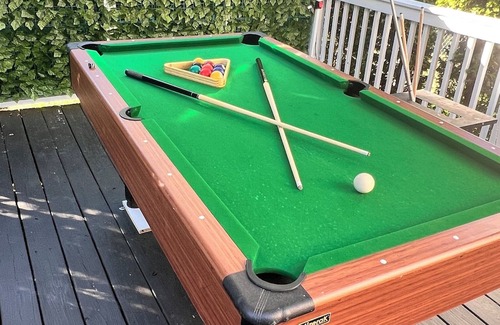 Manville Casa | Unwind at this 1 room and access to pool table,Netflix, outdoors hot-tub, gazebo