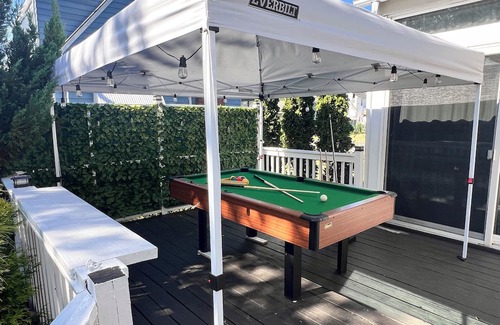 Manville Casa | Unwind at this 1 room and access to pool table,Netflix, outdoors hot-tub, gazebo