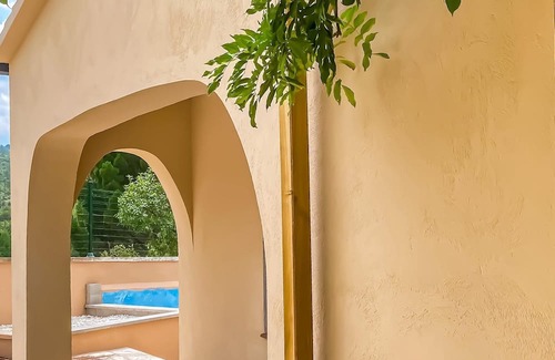 Monistrol de Calders Casa | 3-bedroom Mountain House with AC in Monistrol de Calders