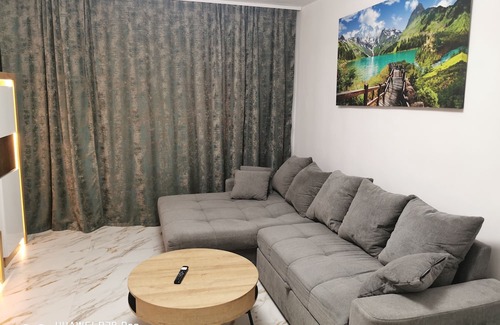 Centrul Nou Apartamento | *Relaxare Premium* Apartament cu Jacuzzi & Saună!