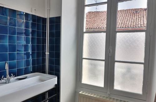 Montbron Casa | Chambre des curiosités - shared bathroom