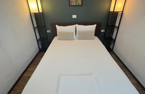 Otopeni Cama Y Desayuno | Charming bed & breakfast with AC in Otopeni