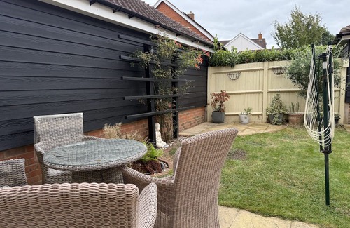 Broadbridge Heath Casa | 3 Bed House in Horsham Parking/Fast WIFI