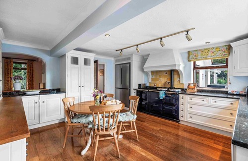Scaynes Hill Casa | Churchill Country Retreat | By My Getaways