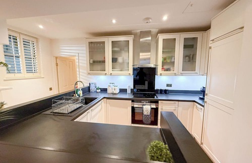 Bryanston and Dorset Square Apartamento | Modern 3-Bed Soho flat w/Wifi near Mayfair, Covent Garden, Picadilly Circus