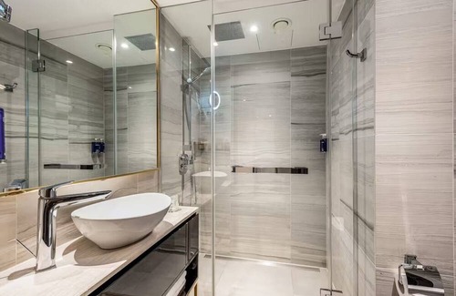 Portsoken Hotel | Deluxe, Spitel Fyeld Twin at Hotel Saint - Near Tower Bridge and Somerset House