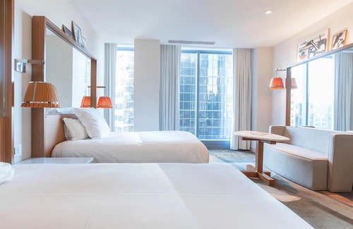 Downtown Seattle Hotel | Unwind in 3 Luxurious Rooms with Marble Ensuite - Near Seattle Art Museum!