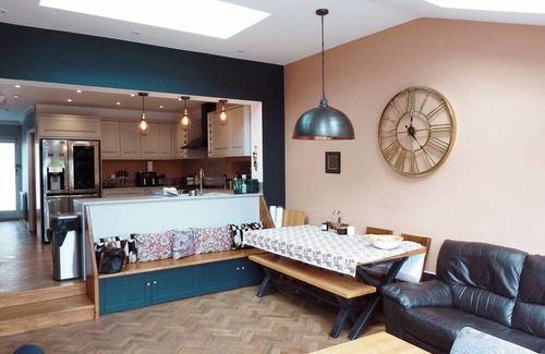 Whitton Casa | Spacious 4-bed House nr Twickers and 20 mins to London and LHR