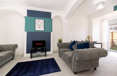Jarrow Casa | The Maple Haven – Spacious 3BR w/FREE Parking