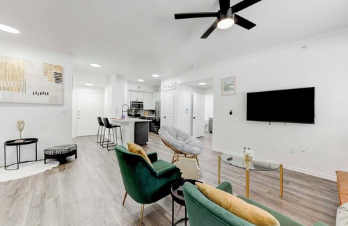 Financial District Apartamento | Mosaic 2Br/2Ba Apt in DTAT
