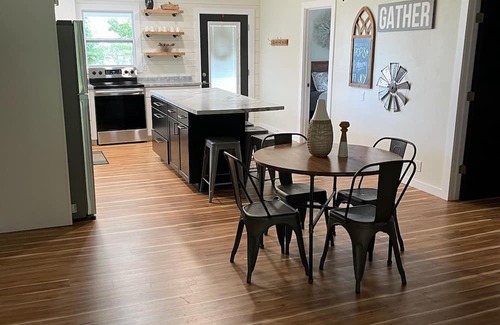 Magnet Casa | Solitude and Discovery overlooking the great Oxbow Bend of the Ohio River.