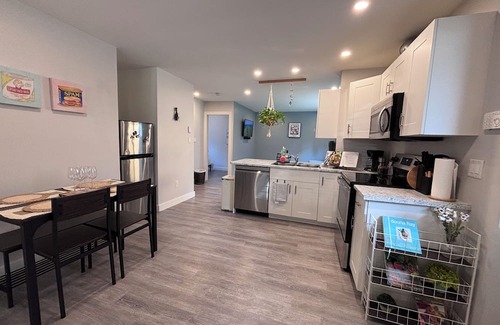 North Cowichan Casa | Modern 2BR Suite with Sauna, Cold Pl, Private Yard, & EV – Pet Friendly