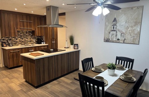Palmhurst Casa | Mayberry Cozy Home