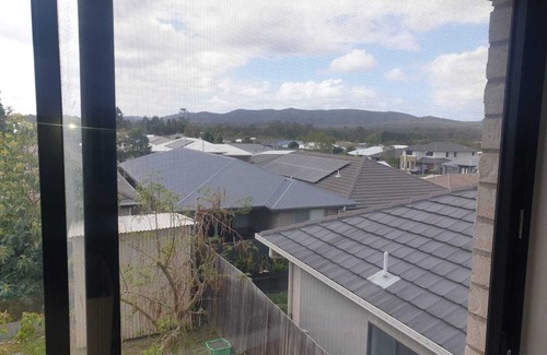 Yarrabilba Casa | 1 Bedroom + own shower & toilet - Yarrabilba 4207 QLD