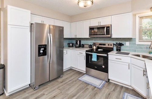 Clive Apartamento | Modern Comfort in Des Moines` West Side 4BR/2.5BR