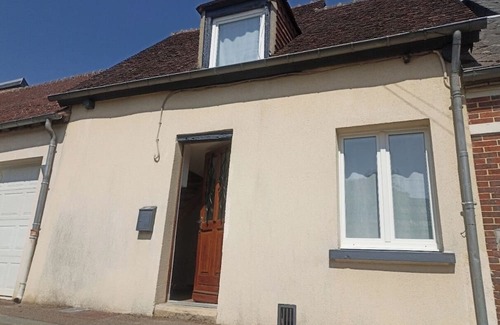 Breteuil-sur-Iton Casa | Cottage in town center, ideal for a business trip or vacation