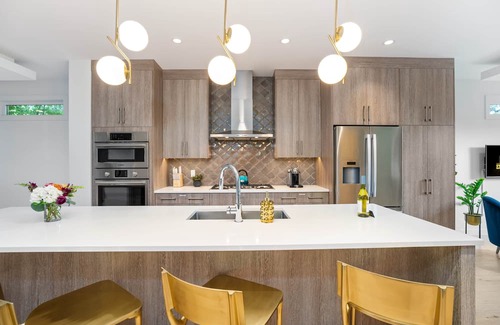 Richmond Casa | Calgary Grand Retreat| Sleeps 16|8BR, 8BA
