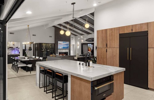 Del Mar Heights Casa | Luxury Poolside Estate Outdoor Living Views 5 Minutes to Beach
