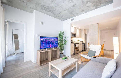 Cite Multimedia Apartamento | Spacious 1BR Old Port | 2 Queen Beds + Sofa Bed | Ideal for Groups
