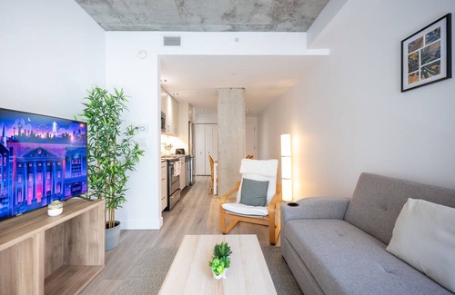 Cite Multimedia Apartamento | Spacious 1BR Old Port | 2 Queen Beds + Sofa Bed | Ideal for Groups