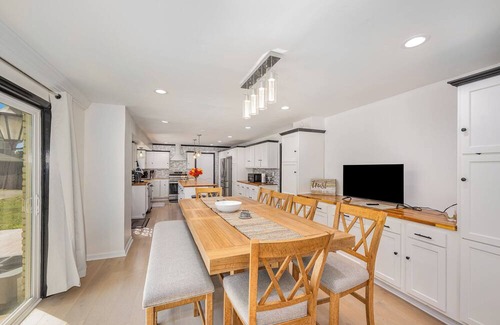 Xenia Casa | Spacious 4-bedroom house in Xenia near Universities