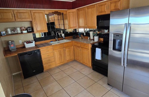 Safford Casa | Charming 3 bed 3 bath home with stunning views of Mt Graham and valley below.