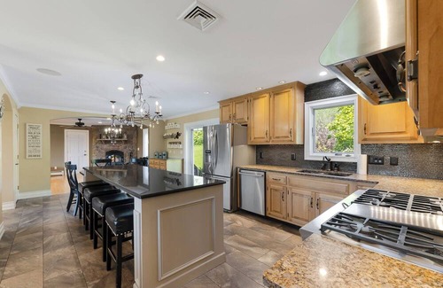 Salisbury Mills Casa | Spacious 9-bedroom house in tranquil Monroe with AC