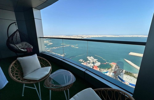 Al Hoora Apartamento | Luxury apartment with amazing sea view in Manama close to landmarks.