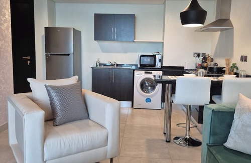 Al Hoora Apartamento | Luxury apartment with amazing sea view in Manama close to landmarks.