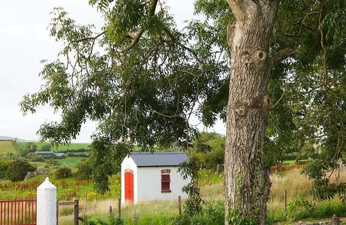Newry Casa | Jackdaw Cottage, fully restored traditional Irish cottage