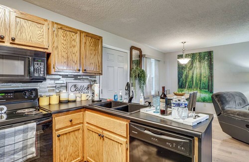 Ozone Condominio | Hike, Fish & Golf: Condo 5 Mi to Ozone Falls!