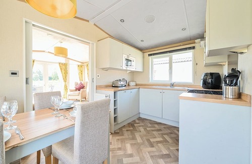 Great Billing Cabaña | SERENITY SHORES - BILLING AQUADROME in Billing Aquadrome Holiday Park