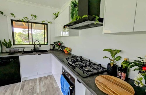 Bunyah Cama Y Desayuno | Forest Creek Retreat - Double Room with Mountain View