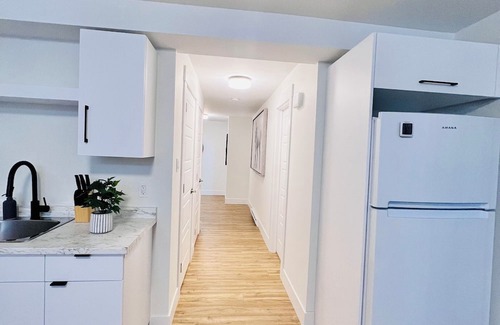 Riverview Casa | New and Modern Suite in Bristol Riverview