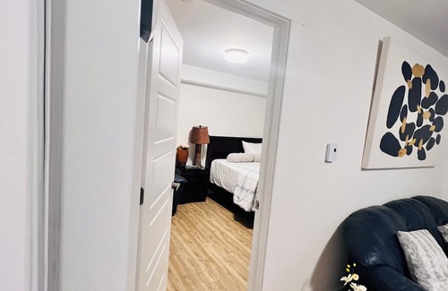 Riverview Casa | New and Modern Suite in Bristol Riverview
