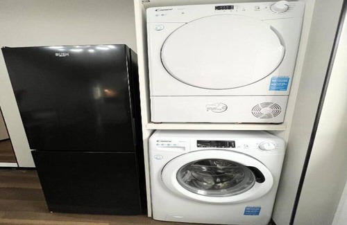 Pembroke Dock Apartamento | OYO Welsh Accomodation Standard Family of 3 Room