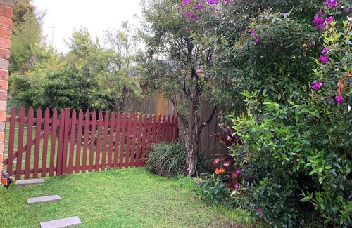 Mount Colah Casa | Chic Modern Getaway with Stunning garden view Granny Flat in MC 2079