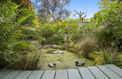 Mount Colah Casa | Chic Modern Getaway with Stunning garden view Granny Flat in MC 2079
