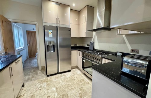 Luton Apartamento | Luxury 8 Bed Home Near Luton Airport