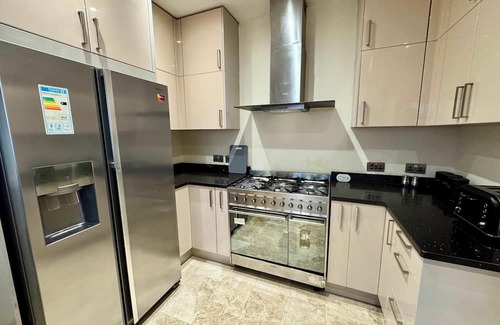 Luton Apartamento | Luxury 8 Bed Home Near Luton Airport