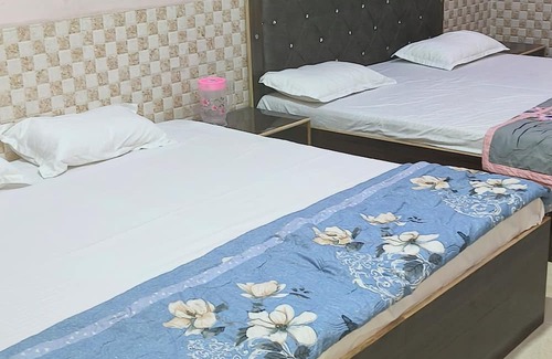Mathura Casa | Tranquil 2-bedroom house in charming Mathura with AC