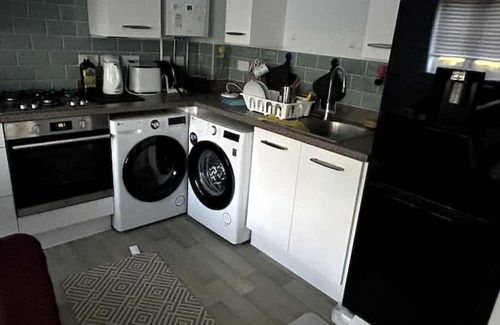 Eastleigh Apartamento | Beautiful two bedroom apartment close to Southampton airport and train station