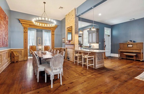 Faubourg Lafayette Villa | Victorian Villa w Pool & Hot Tub 5BR|6BA