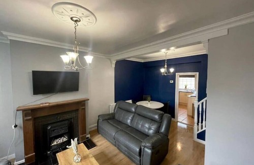 Hull Casa | Cheap & Cosy 2-Bed Home Near Hull City Centre