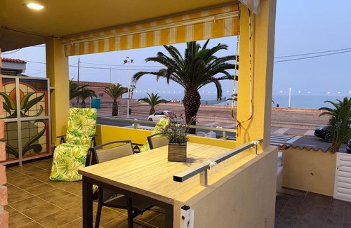 El Grau de Moncofa Apartamento | Oceanfront - Ideal for couples and telecommuting