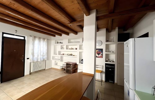Monguzzo Apartamento | Apartment 'La Casa Del Barba' with Wi-Fi